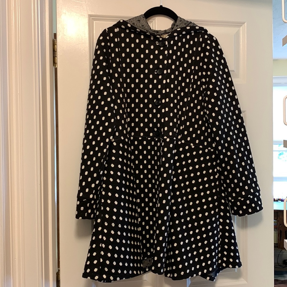 Comfy (and comfortable!) lightweight A-line hooded jacket.